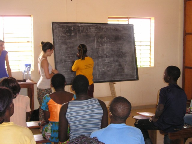 Attivit
scolastiche presso complesso frati cappuccini di Ouagadougou