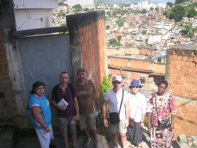 Veduta dall'interno della favela